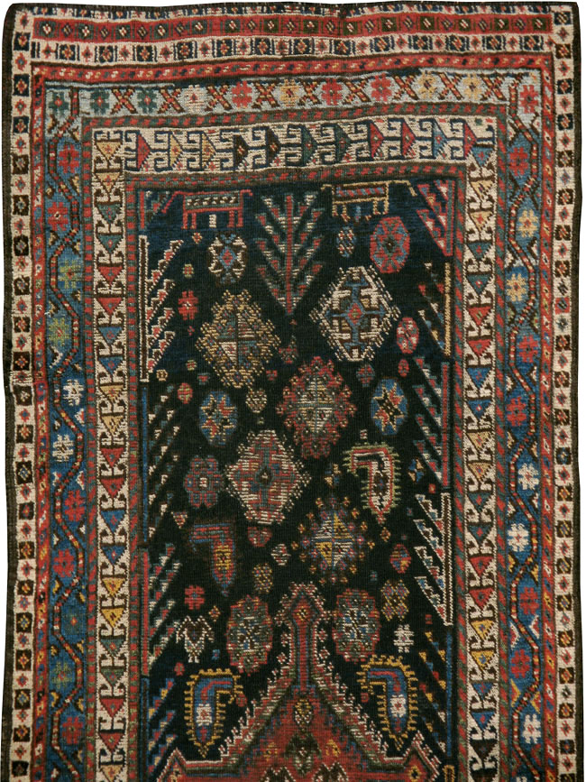 Antique Persian Shiraz Rug, No.14093 - Galerie Shabab