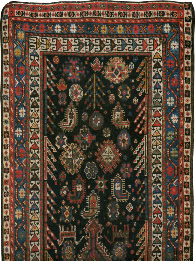 Antique Persian Shiraz Rug, No.14093 - Galerie Shabab