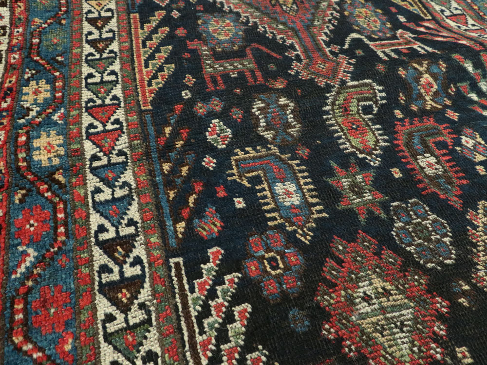 Antique Persian Shiraz Rug, No.14093 - Galerie Shabab