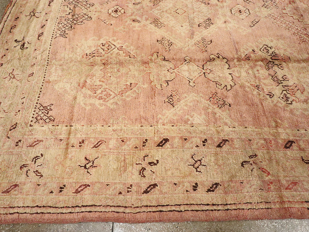Antique Turkish Oushak Carpet, No.14106 - Galerie Shabab