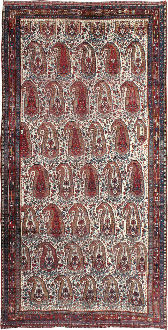 Antique Persian Shiraz Carpet, No.14137 - Galerie Shabab