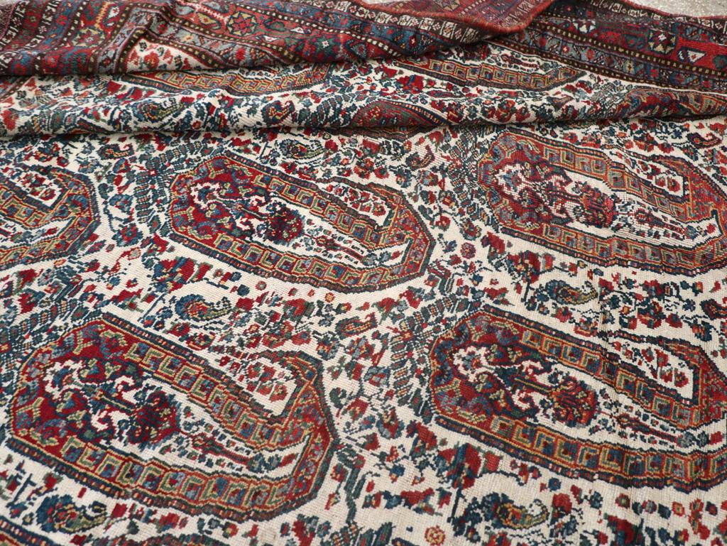 Antique Persian Shiraz Carpet, No.14137 - Galerie Shabab