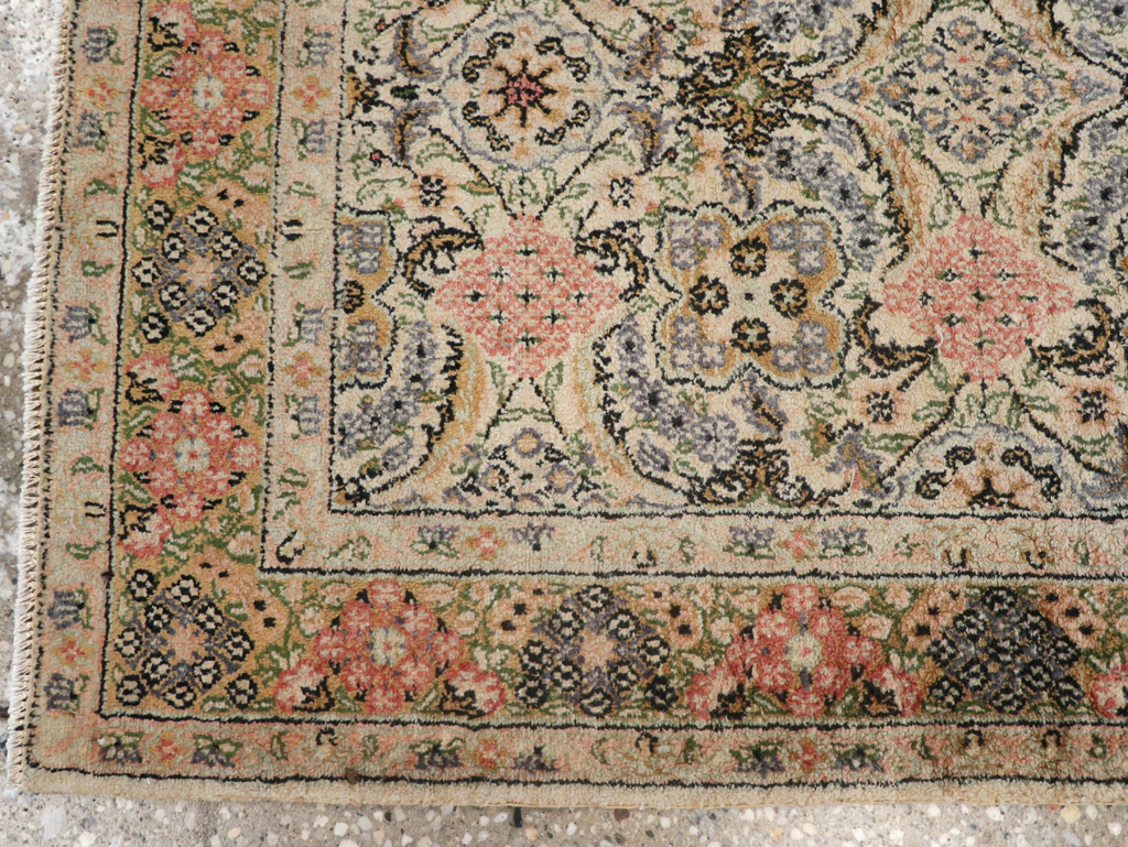 Antique Turkish Sivas Rug, No.14230 - Galerie Shabab