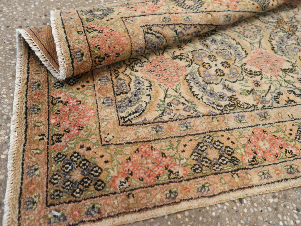 Antique Turkish Sivas Rug, No.14230 - Galerie Shabab