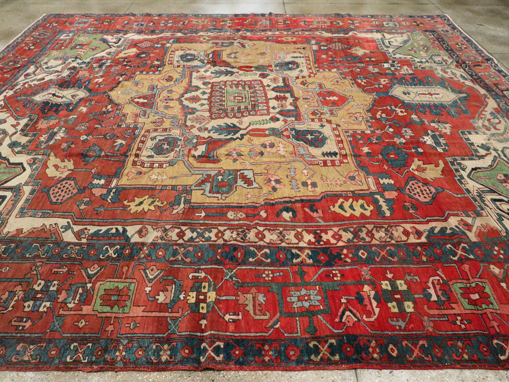 Antique Persian Heriz Carpet, No.14272 - Galerie Shabab