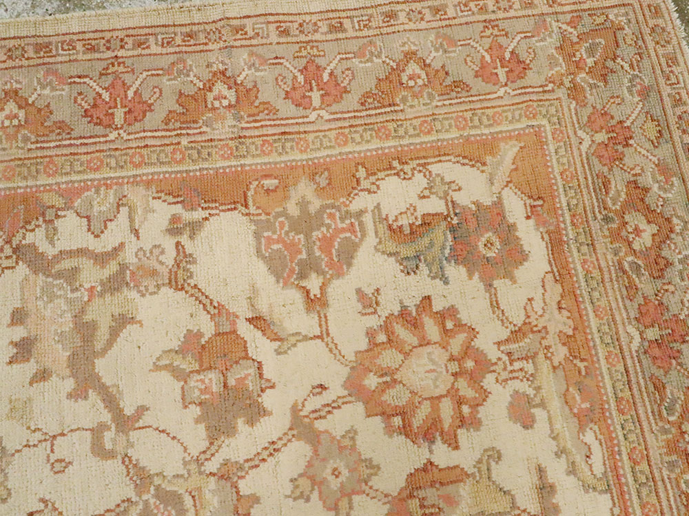 Vintage Turkish Oushak Accent Carpet, No.14283 - Galerie Shabab