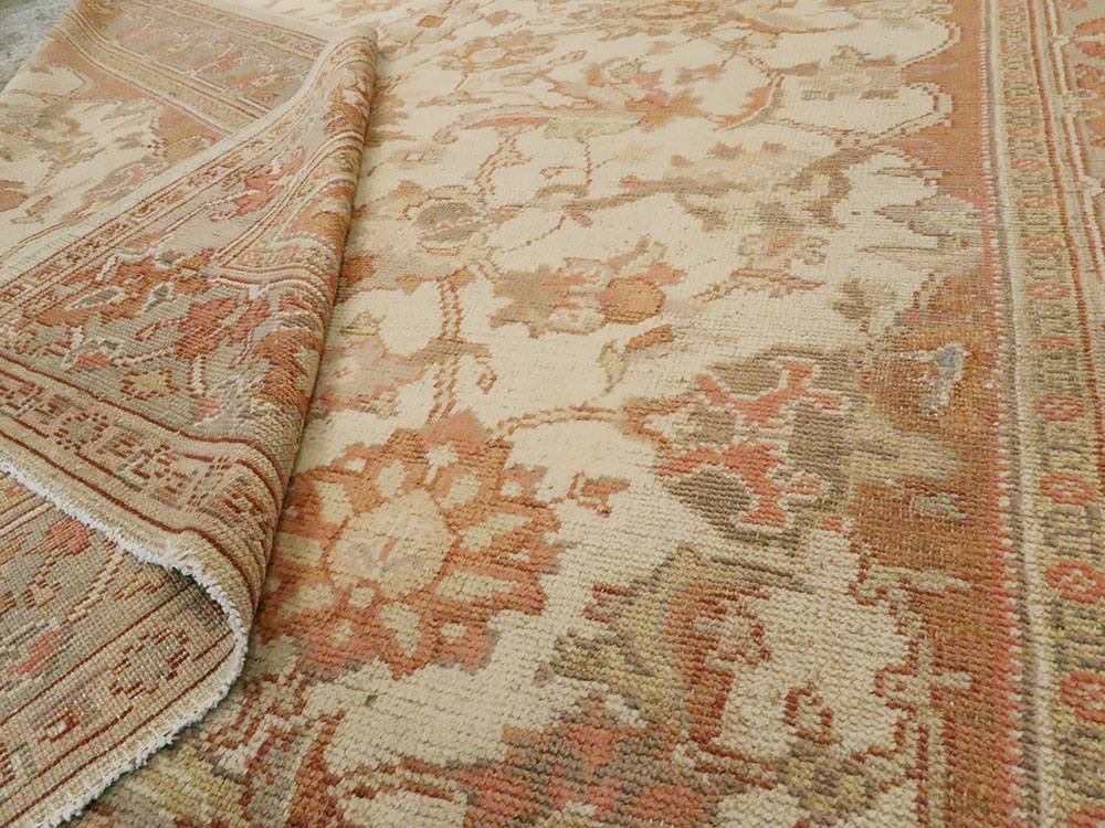Vintage Turkish Oushak Accent Carpet, No.14283 - Galerie Shabab