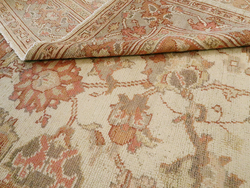 Vintage Turkish Oushak Accent Carpet, No.14283 - Galerie Shabab
