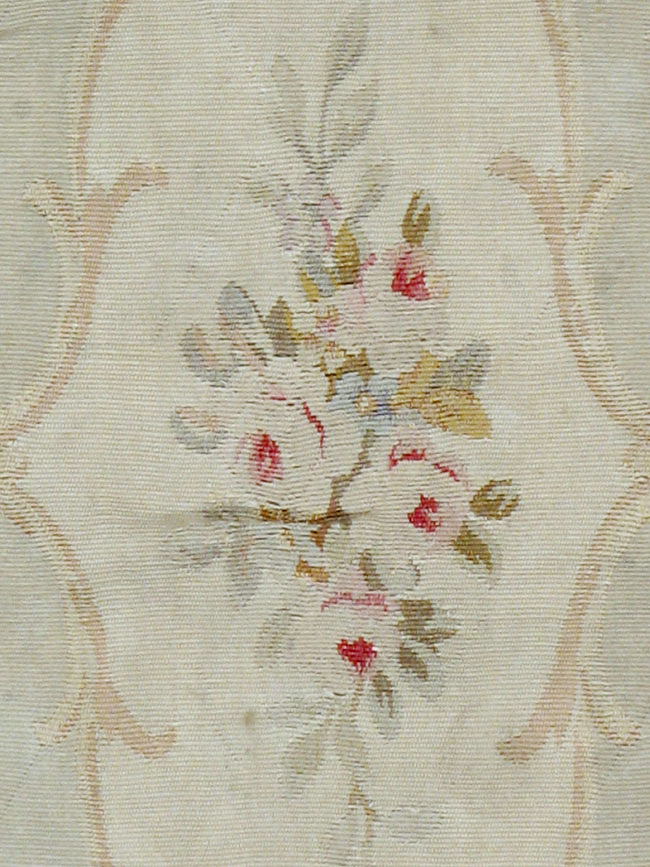 Antique French Aubusson Rug, No.14331 - Galerie Shabab