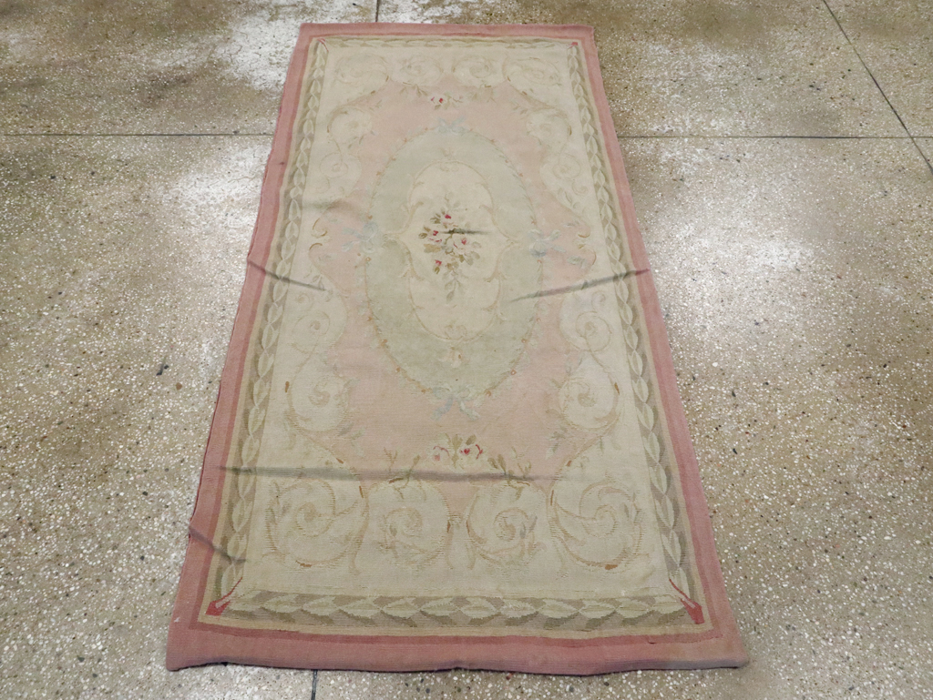 Antique French Aubusson Rug, No.14331 - Galerie Shabab