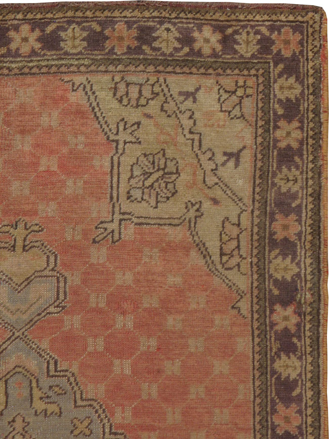 Antique Oushak Rug, No.14430 - Galerie Shabab