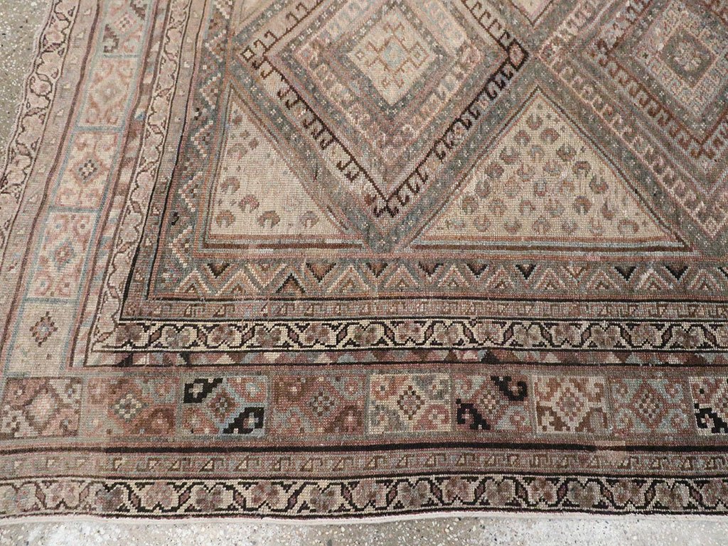 Antique Persian Shiraz Gallery Rug, No.14480 - Galerie Shabab