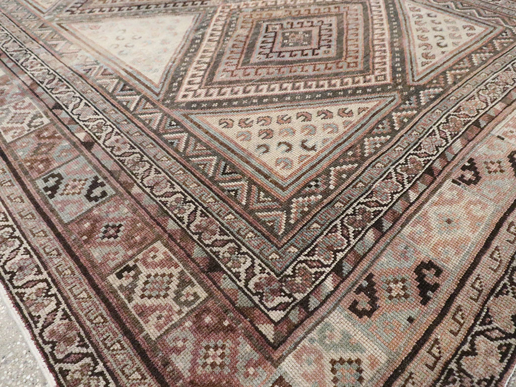 Antique Persian Shiraz Gallery Rug, No.14480 - Galerie Shabab