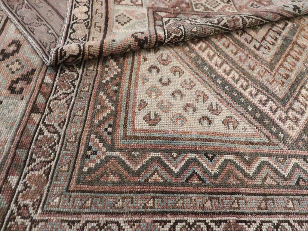 Antique Persian Shiraz Gallery Rug, No.14480 - Galerie Shabab