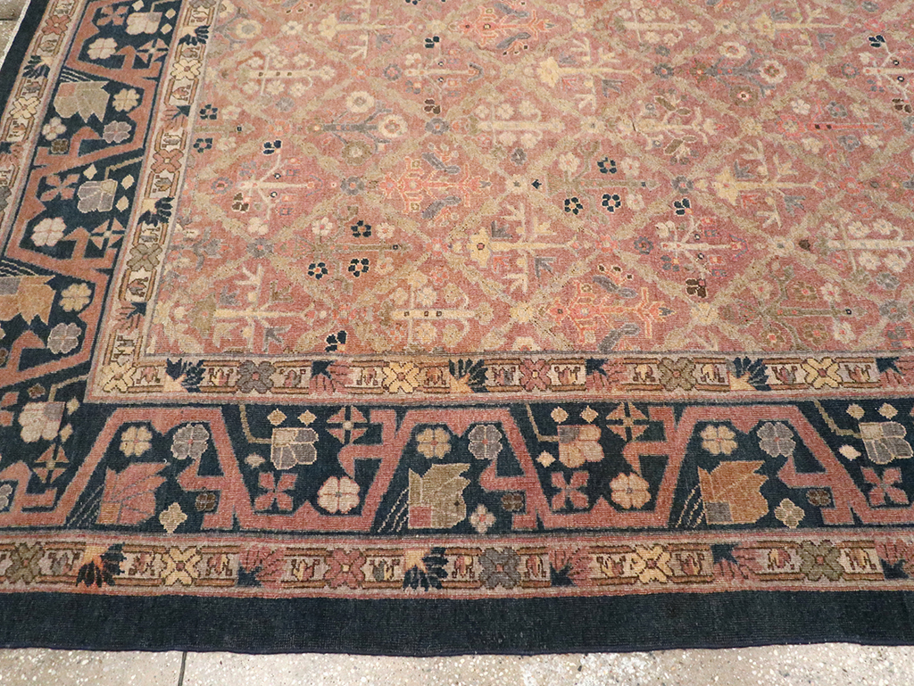 Antique Indian Lahore Room Size Carpet, No.14515 - Galerie Shabab