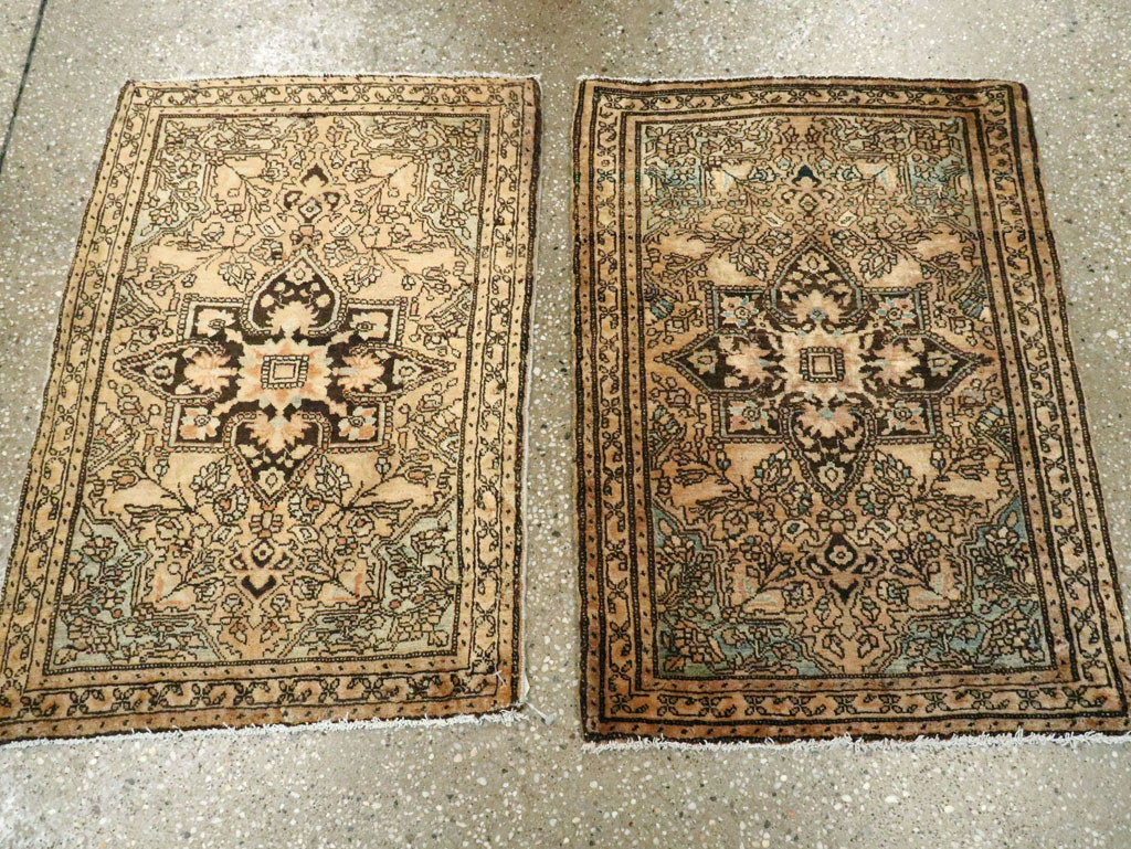 Antique Persian Sarouk Fereghan Rug (Pair: 2 of 2), No.14555 - Galerie Shabab