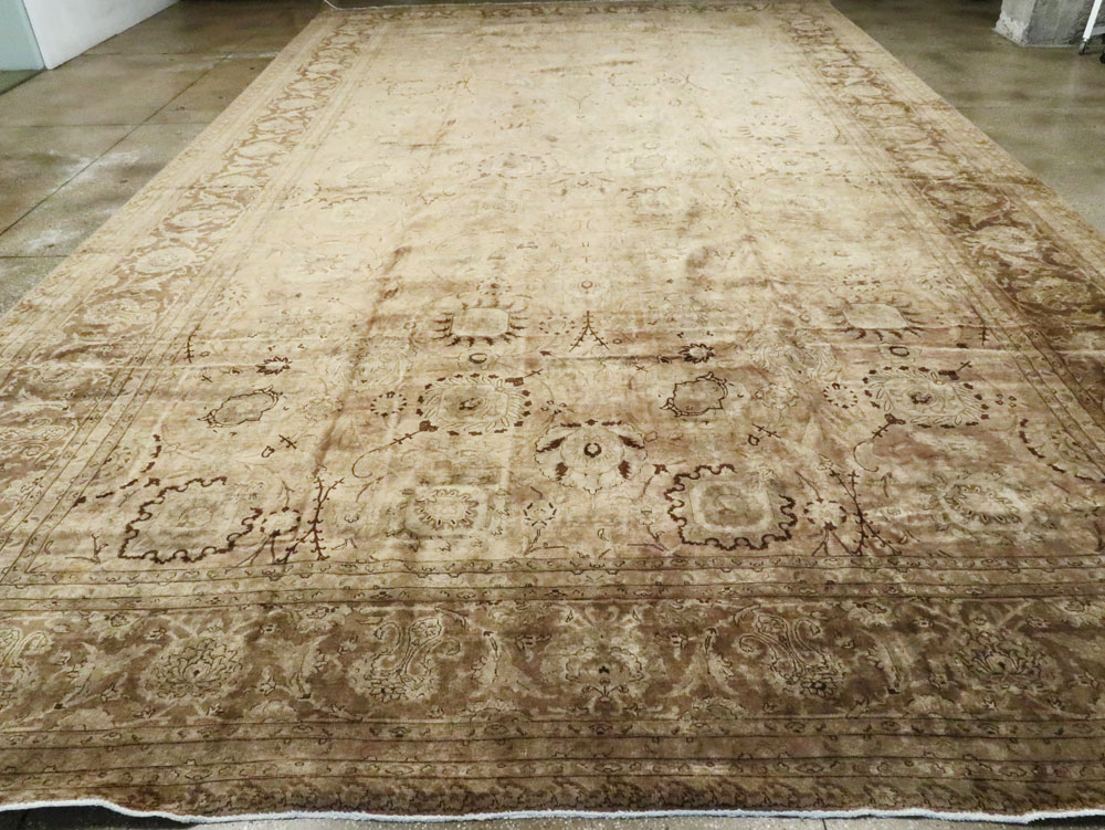 Antique Persian Tabriz Carpet, No.14636 - Galerie Shabab