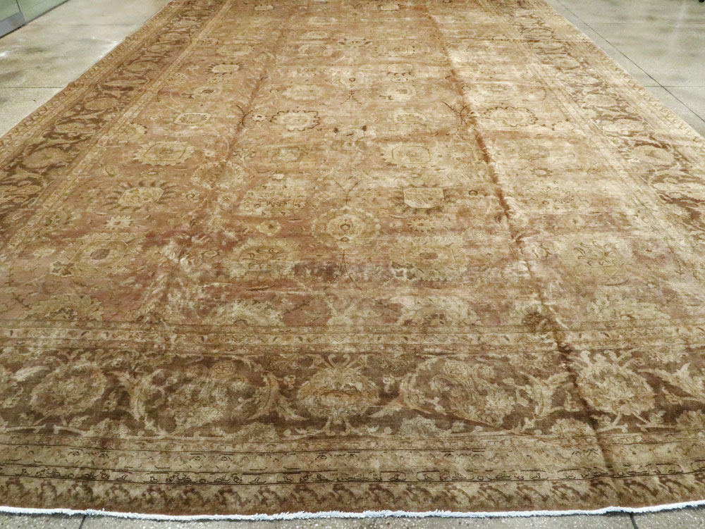Antique Persian Tabriz Carpet, No.14636 - Galerie Shabab
