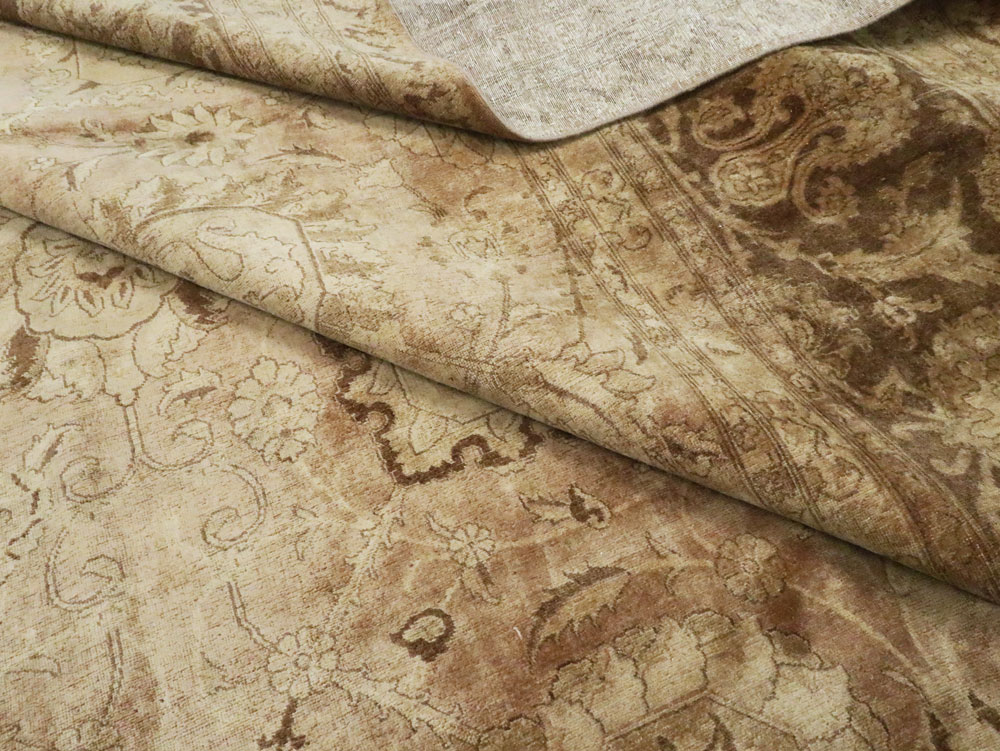 Antique Persian Tabriz Carpet, No.14636 - Galerie Shabab