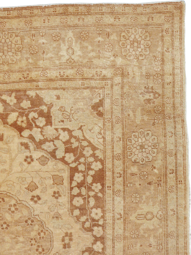 Antique Persian Tabriz Square Carpet, No.14643 - Galerie Shabab