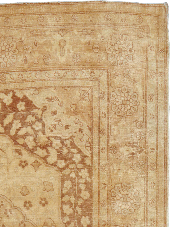 Antique Persian Tabriz Square Carpet, No.14643 - Galerie Shabab