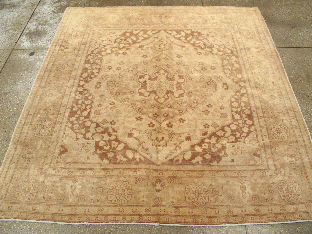 Antique Persian Tabriz Square Carpet, No.14643 - Galerie Shabab