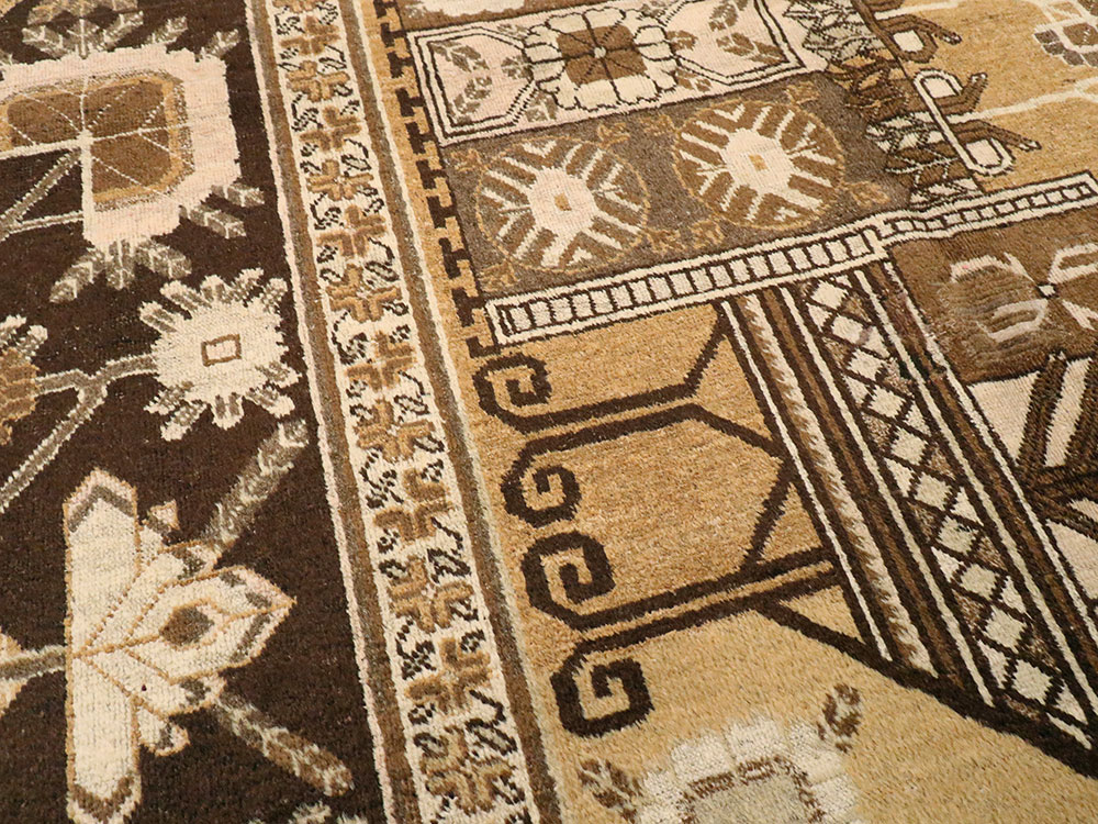 Vintage East Turkestan Khotan Pictorial Carpet, No.14651 - Galerie Shabab