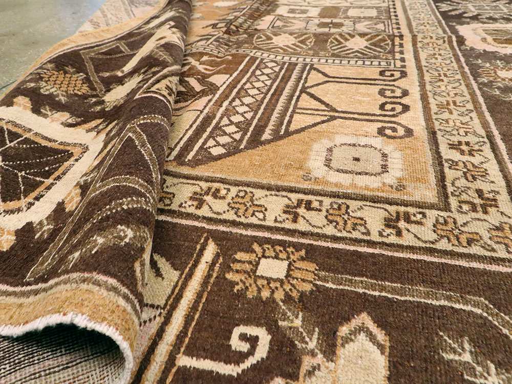 Vintage East Turkestan Khotan Pictorial Carpet, No.14651 - Galerie Shabab