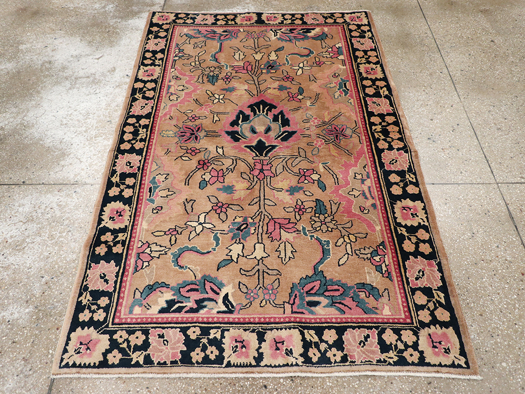 Antique Indian Lahore Rug, No.14688 - Galerie Shabab