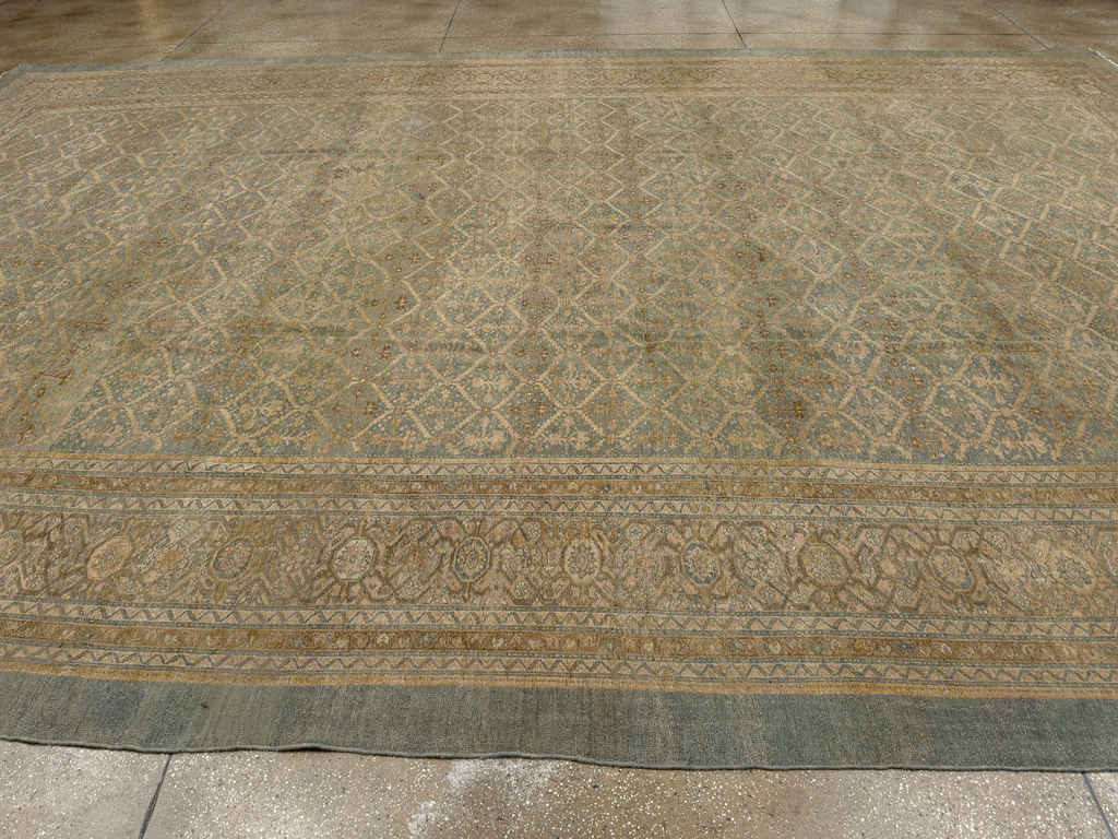 Antique Persian Bibikabad Oversize Carpet, No.14689 - Galerie Shabab