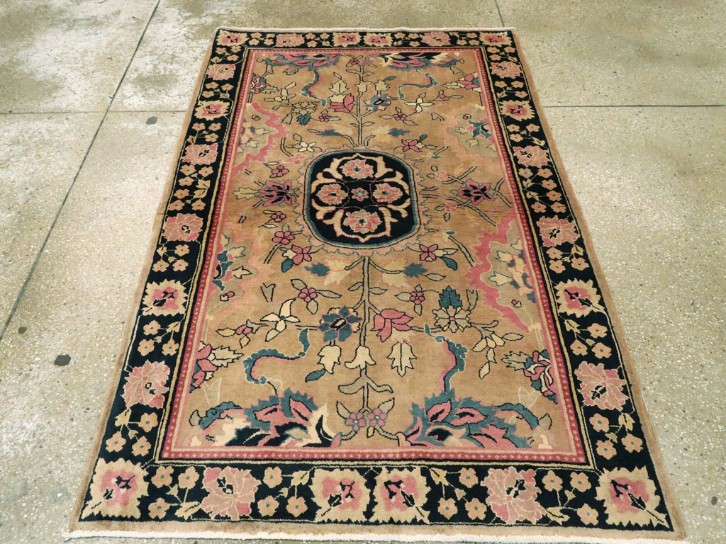 Antique Indian Lahore Rug, No.14696 - Galerie Shabab