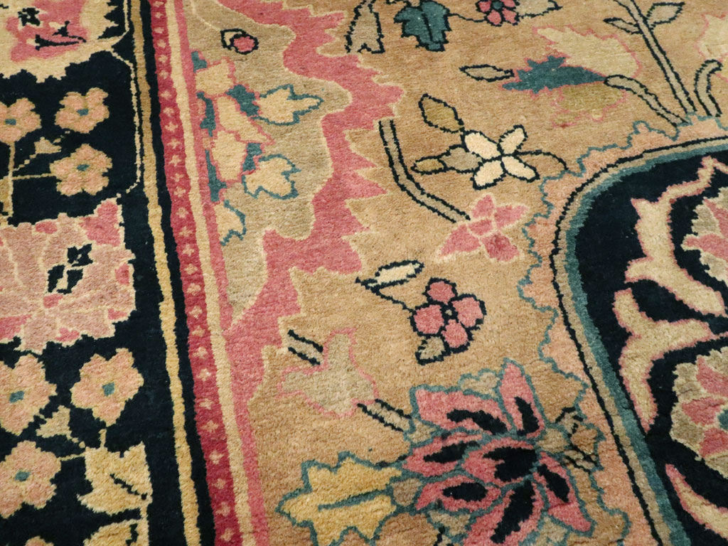 Antique Indian Lahore Rug, No.14696 - Galerie Shabab
