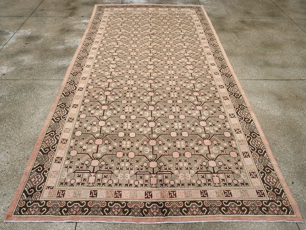 Vintage East Turkestan Khotan Carpet, No.14761 - Galerie Shabab
