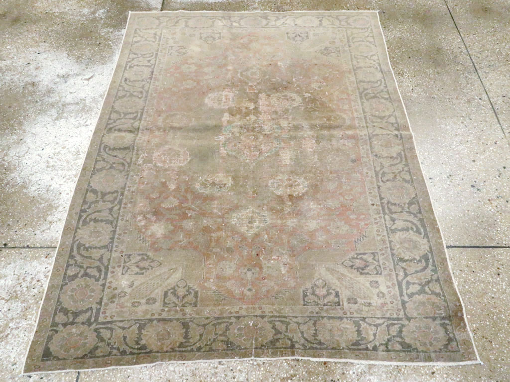 Vintage Turkish Sivas Distressed Rug, No.14763 - Galerie Shabab