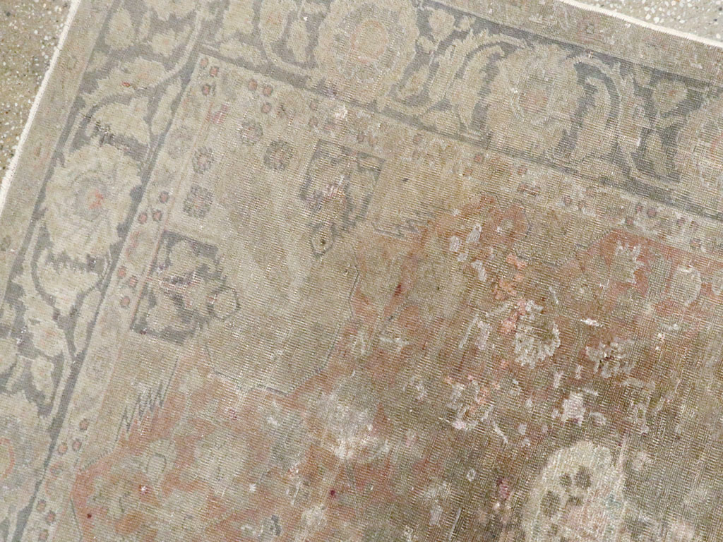 Vintage Turkish Sivas Distressed Rug, No.14763 - Galerie Shabab