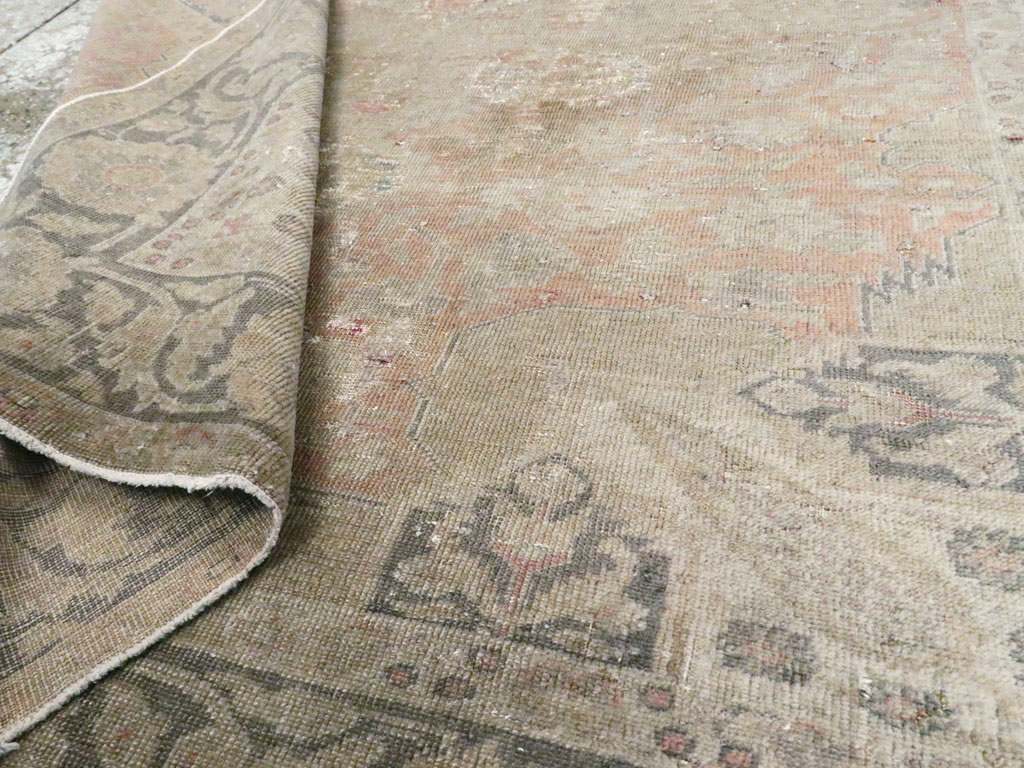 Vintage Turkish Sivas Distressed Rug, No.14763 - Galerie Shabab