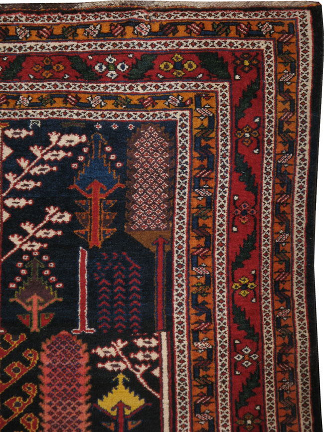 Antique Bakhtiari Rug, No.14785 - Galerie Shabab