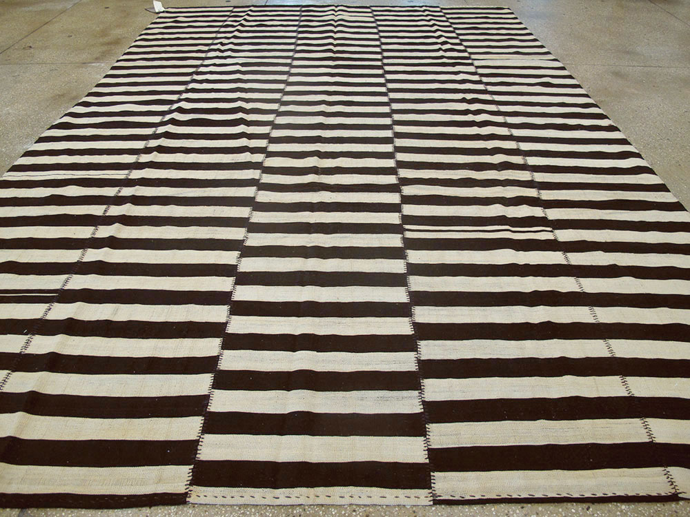 Vintage Persian Kilim, No.14872 - Galerie Shabab