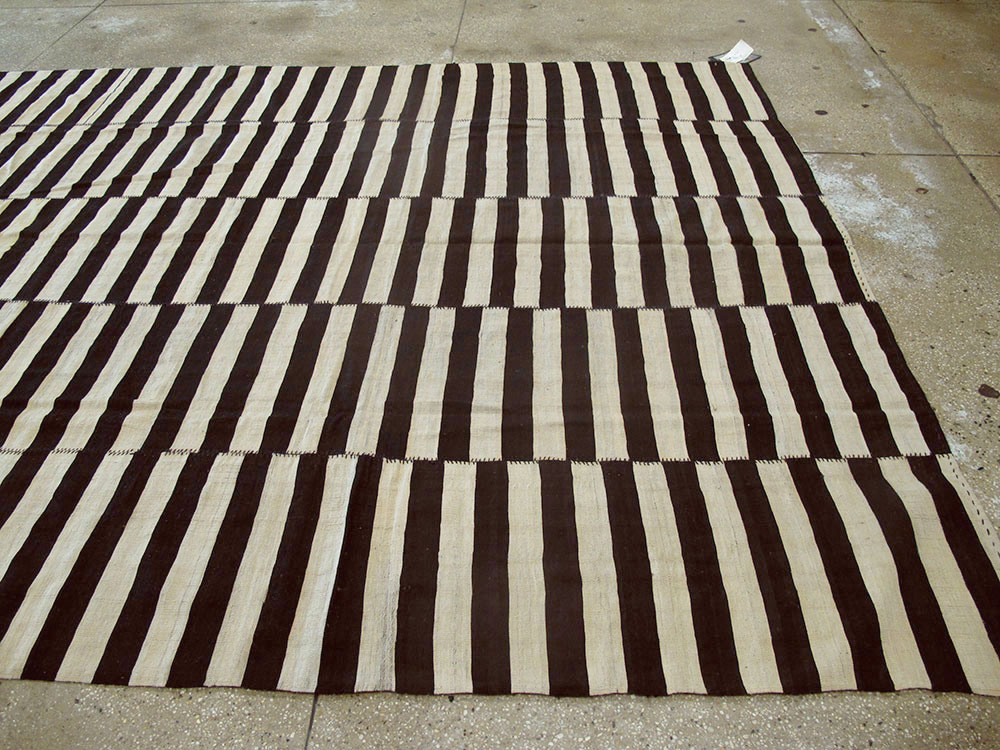 Vintage Persian Kilim, No.14872 - Galerie Shabab