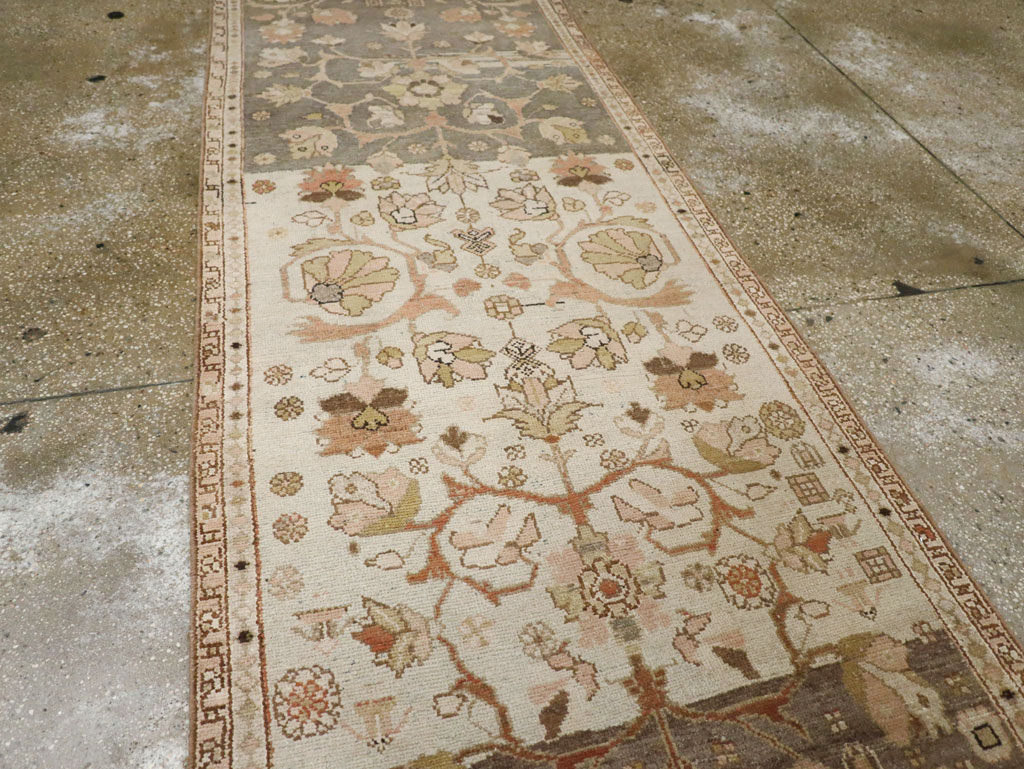 Vintage Persian Malayer Runner, No.14883 - Galerie Shabab