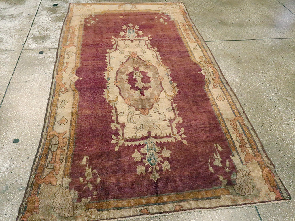 Antique Turkish Oushak Rug, No.14925 - Galerie Shabab