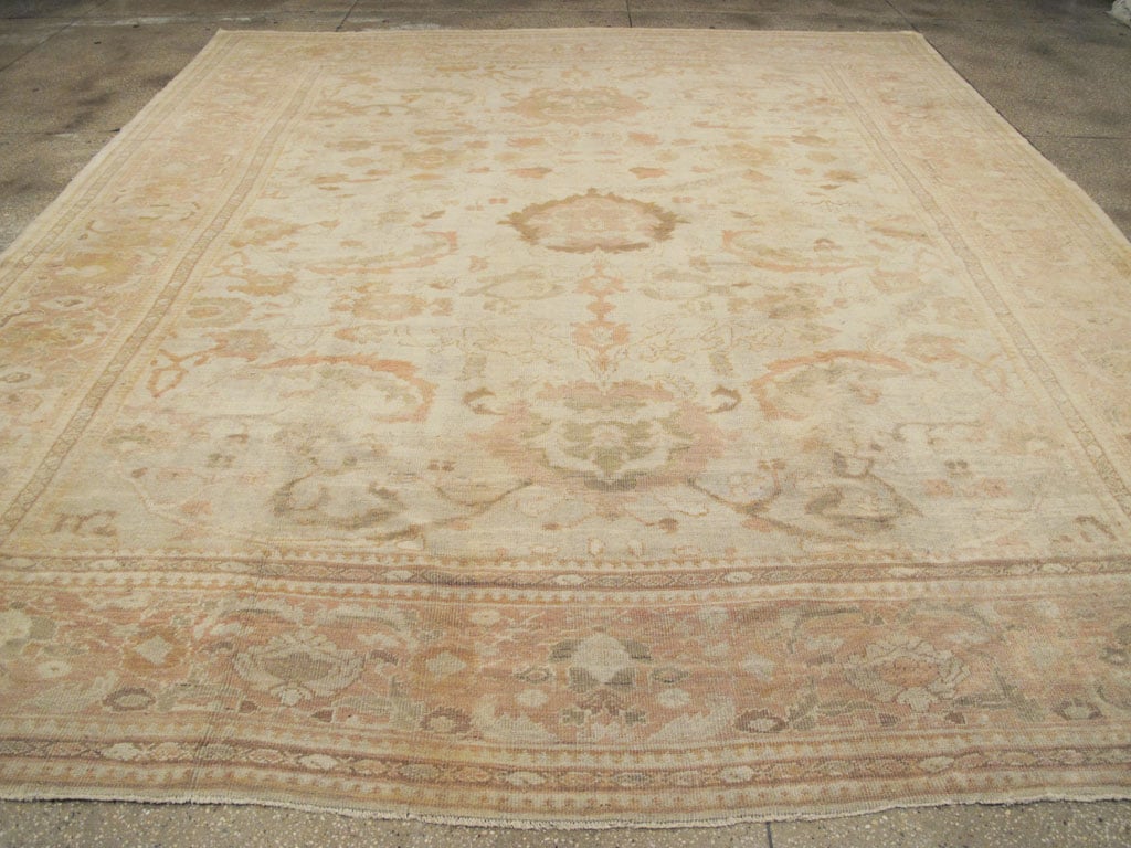 Antique Persian Sultanabad Carpet, No.14931 - Galerie Shabab