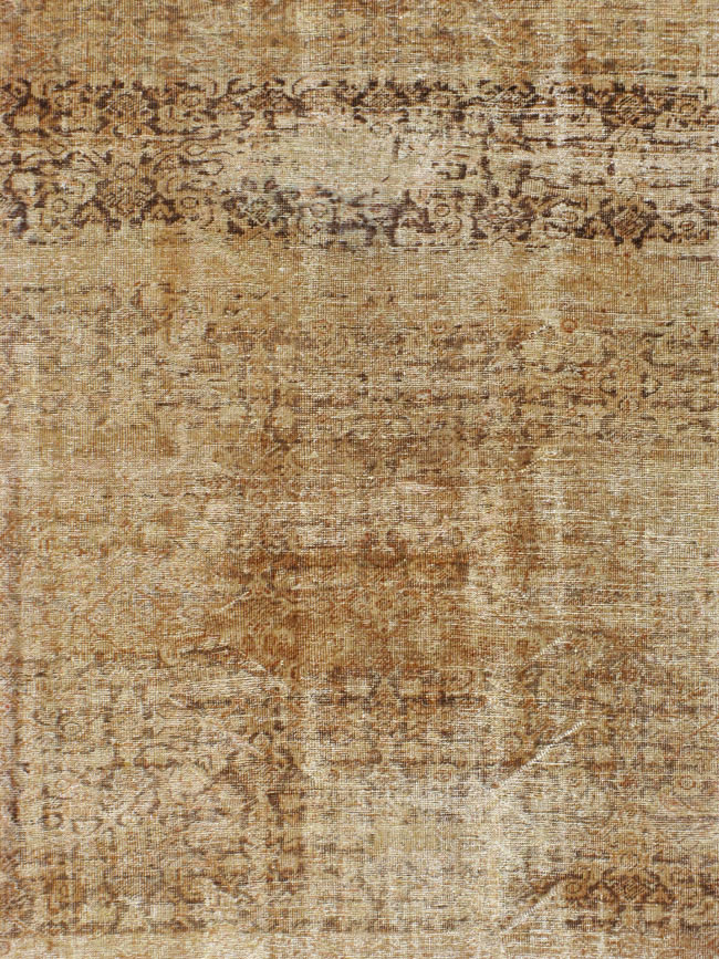 Antique Persian Distressed Mahal Carpet, No.14948 - Galerie Shabab