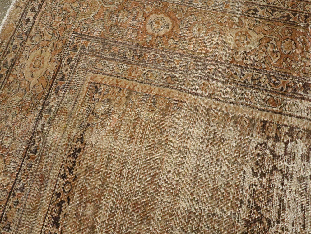 Antique Persian Distressed Mahal Carpet, No.14948 - Galerie Shabab