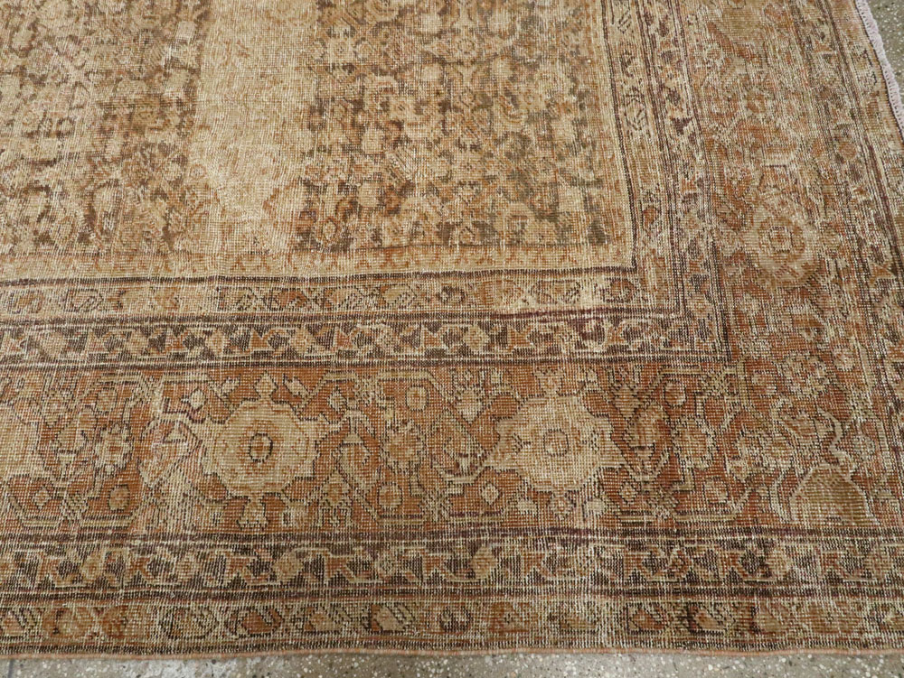 Antique Persian Distressed Mahal Carpet, No.14948 - Galerie Shabab