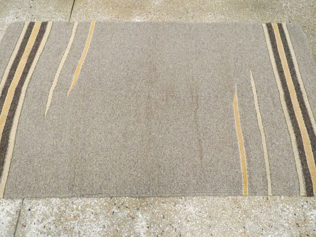 Vintage European Flatweave Kilim Throw Rug, No.14949 - Galerie Shabab