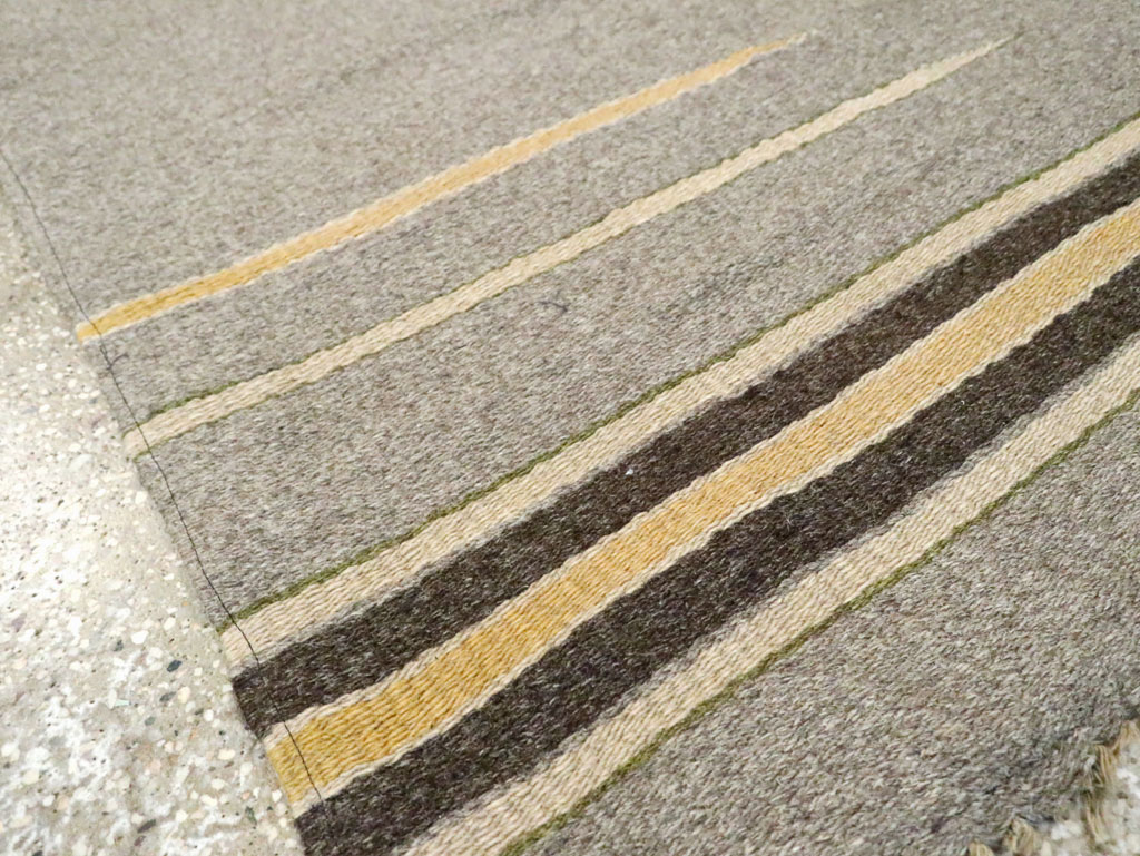 Vintage European Flatweave Kilim Throw Rug, No.14949 - Galerie Shabab