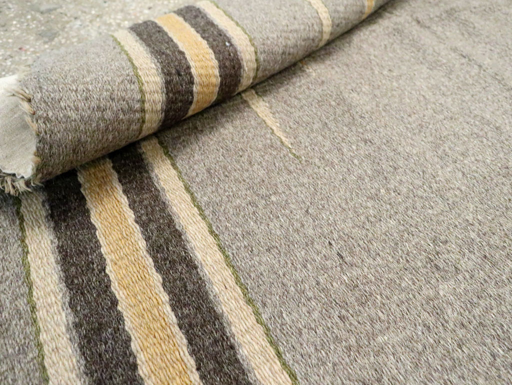 Vintage European Flatweave Kilim Throw Rug, No.14949 - Galerie Shabab