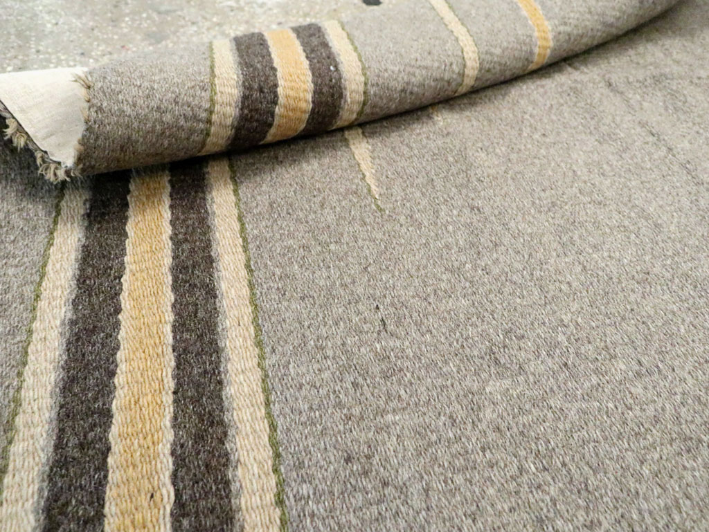 Vintage European Flatweave Kilim Throw Rug, No.14949 - Galerie Shabab