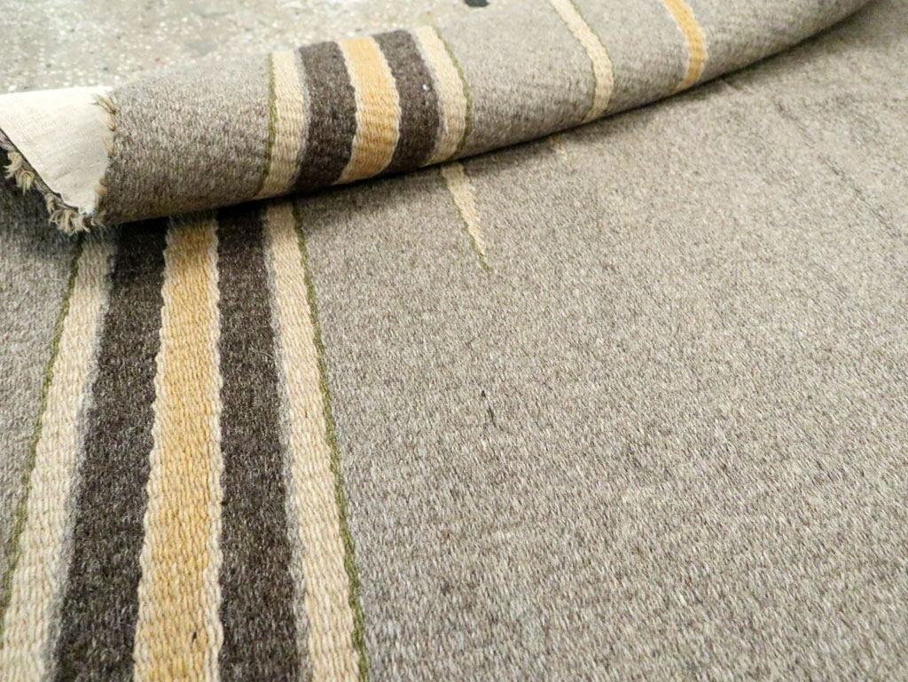 Vintage European Flatweave Kilim Throw Rug, No.14949 - Galerie Shabab